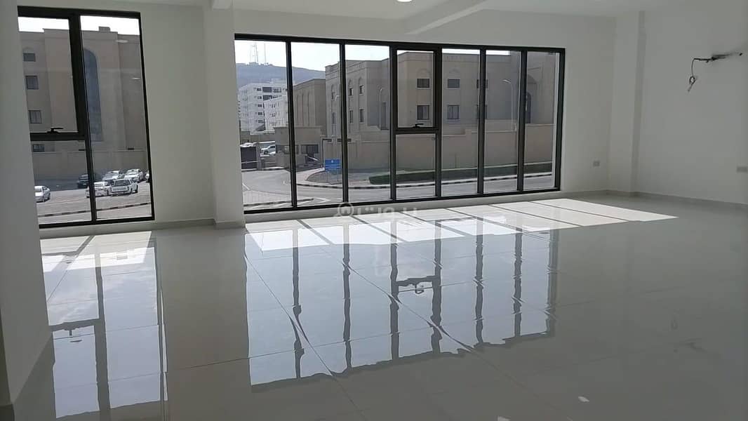 عقار تجاري للإيجار في روي، مسقط عقار تجاري للإيجار في روي، مسقط