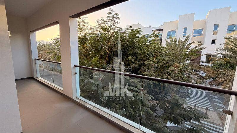 شقة مكونة من غرفة نوم واحدة للبيع في الموج مسقط