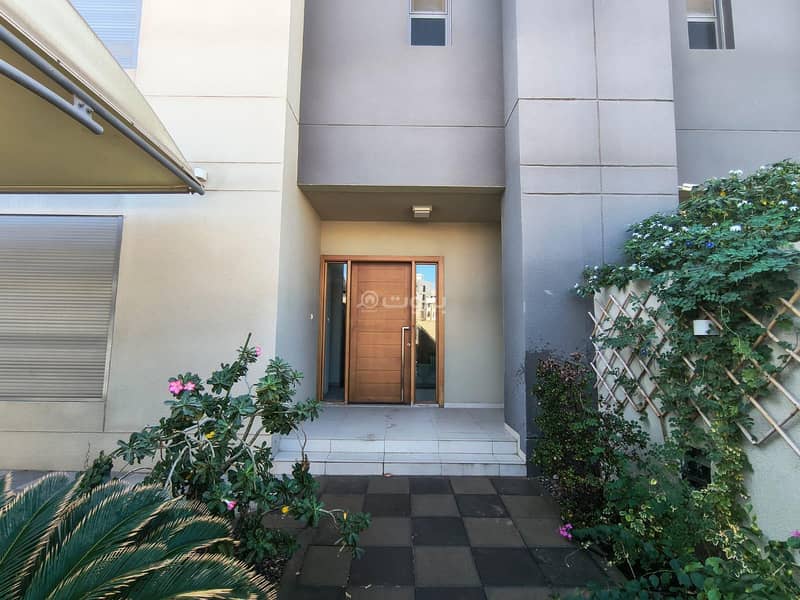 3 Bedrooms Villa For Rent Qurum Muscat