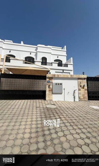 فیلا 7 غرف نوم للايجار في بوشر، مسقط - فيلا مكونة من 7 غرف نوم للإيجار في البشائر، مسقط