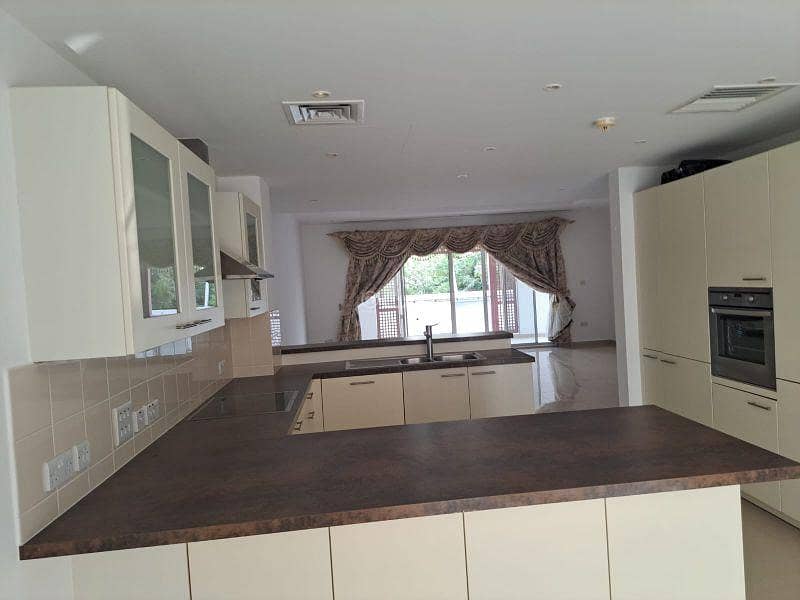 3 Bedrooms Apartment For Sale The Wave (Almouj) Muscat