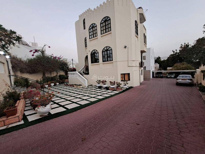 فيلا 9 غرف نوم للبيع في قرم، مسقط