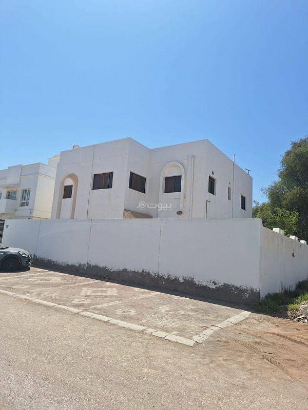 شقة مكونة من 3 غرف نوم للبيع في القرم، مسقط