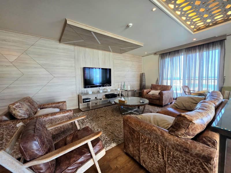 شقة مكونة من 4 غرف نوم للإيجار في ذا ويف (الموج) مسقط