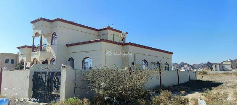 مبنى تجاري للإيجار في إبرا، الشرقية