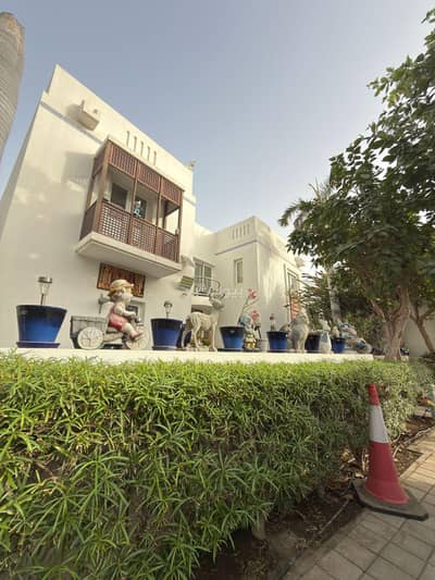 فیلا 5 غرف نوم للبيع في الموج، مسقط - فيلا تتكون من 5 غرف نوم للبيع في الموج (الطائف) مسقط