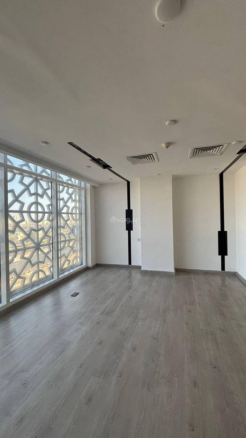 عقار تجاري للبيع في الخوير، مسقط