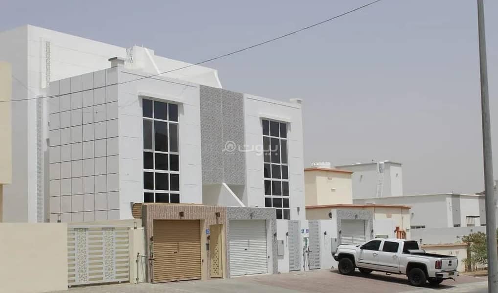 فيلا مكونة من 5 غرف نوم للإيجار في عنساب مسقط