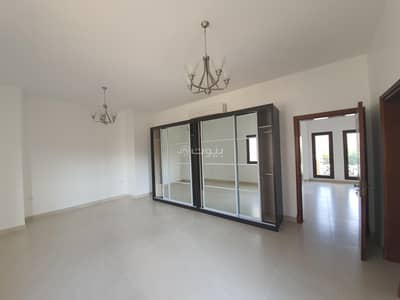 فیلا 5 غرف نوم للايجار في مدينة السلطان قابوس، مسقط - فيلا مكونة من 5 غرف نوم للإيجار في مدينة السلطان قابوس مسقط