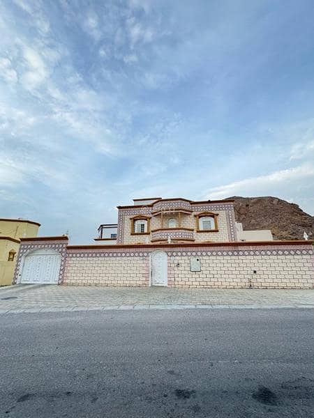 ف villa 7 غرف نوم للبيع في العامرات، مسقط