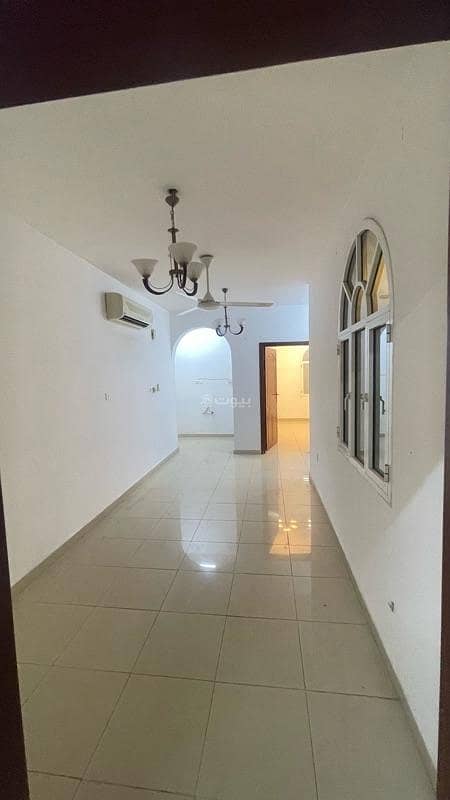 شقة مكونة من 3 غرف نوم للإيجار في قُرُم، مسقط شقة مكونة من 3 غرف نوم للإيجار في قُرُم، مسقط