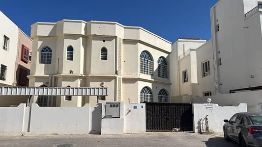 فلیٹ 4 غرف نوم للايجار في الموالح، مسقط - شقة 4 غرف نوم للإيجار في الموالح، مسقط