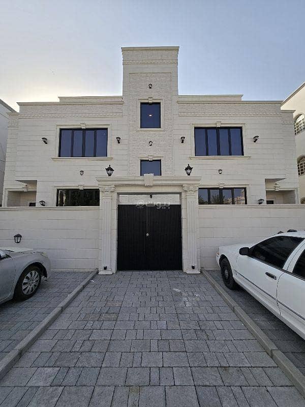 مبنى تجاري للبيع في الخوض، مسقط