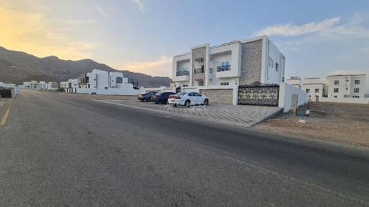 فیلا 8 غرف نوم للبيع في العامرات، مسقط - فيلا مكونة من 8 غرف نوم للبيع في العامرات، مسقط