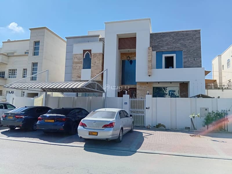 شقة مكونة من 4 غرف نوم للإيجار في الموالح، مسقط شقة مكونة من 4 غرف نوم للإيجار في الموالح، مسقط