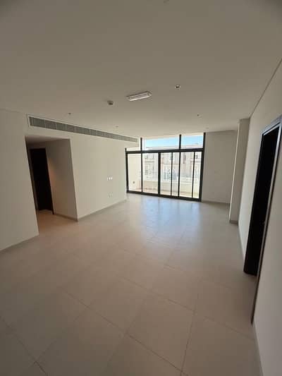 شقة 2 غرفة نوم للايجار في القرم، مسقط - شقة مكونة من غرفتي نوم للإيجار في قورم، مسقط