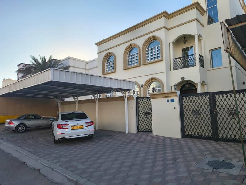 فيلا مكونة من 5 غرف نوم للإيجار في الخوير، مسقط فيلا مكونة من 5 غرف نوم للإيجار في الخوير، مسقط