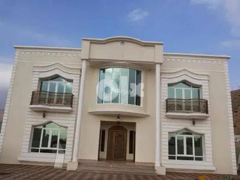 شقة مكونة من 3 غرف نوم للإيجار في القمرة، مسقط شقة مكونة من 3 غرف نوم للإيجار في القمرة، مسقط