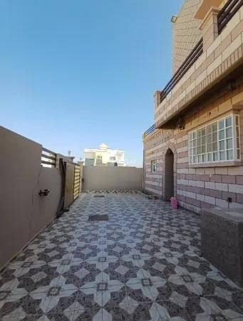 فیلا 6 غرف نوم للبيع في العامرات، مسقط - فيلا مكونة من 6 غرف نوم للبيع في العمارات، مسقط