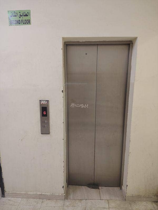 شقة مكونة من 4 غرف نوم للإيجار في نزو، الداخلية