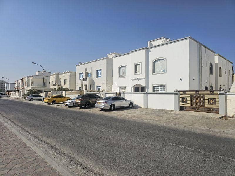 فيلا تضم 8 غرف نوم للبيع في الأمارات، مسقط فيلا تضم 8 غرف نوم للبيع في الأمارات، مسقط