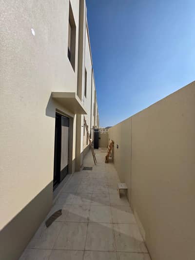 6 Bedroom Villa for Sale in Al Seeb, Muscat - 6 Bedrooms Villa For Sale in Al Seeb, Muscat