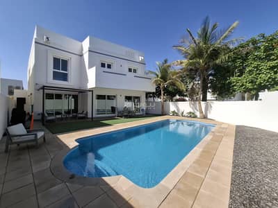 فیلا 4 غرف نوم للبيع في الموج، مسقط - فيلا مكونة من 4 غرف نوم للبيع في الموج مسقط