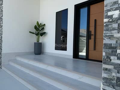 6 Bedroom Villa for Sale in Al Amarat, Muscat - 6 Bedrooms Villa For Sale in Al Amarat, Muscat