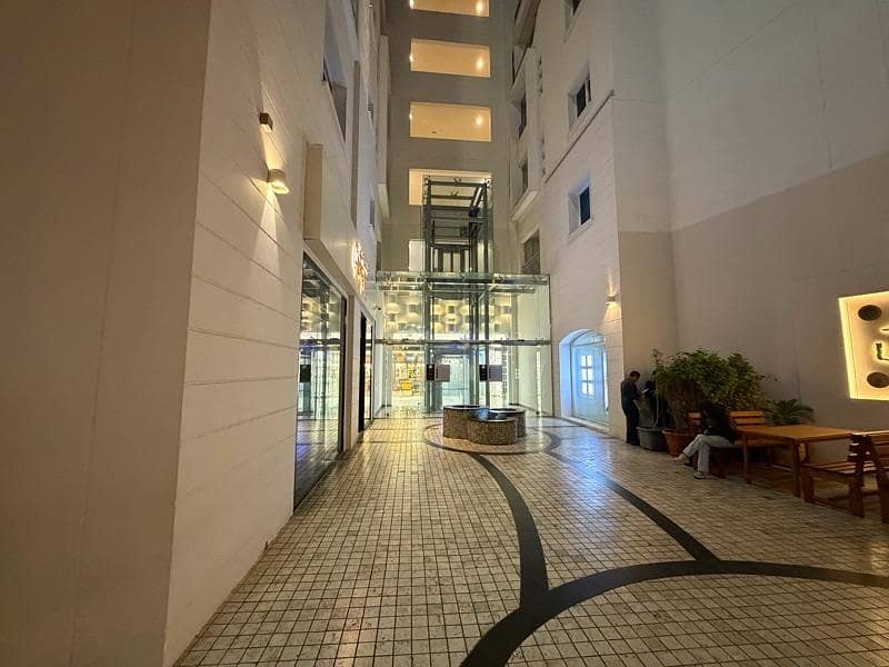 شقة مكونة من غرفتي نوم للإيجار في قورم مسقط شقة مكونة من غرفتي نوم للإيجار في قورم مسقط