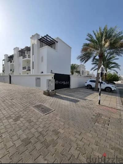 فیلا 6 غرف نوم للايجار في الأنصب، مسقط - فيلا مكونة من 4 غرف نوم للإيجار في الموالح، مسقط