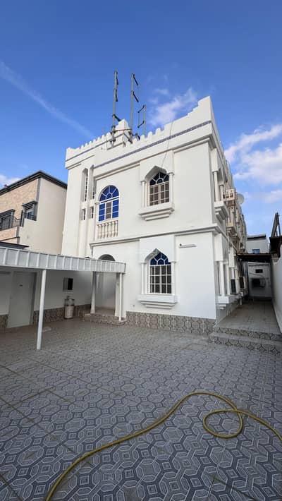 فیلا 3 غرف نوم للايجار في بوشر، مسقط - فيلا مكونة من 3 غرف نوم للإيجار في بوشر، مسقط