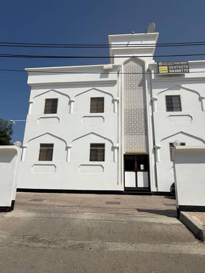 شقة 2 غرفة نوم للايجار في القرم، مسقط - شقة مكونة من غرفتي نوم للإيجار في قورم، مسقط