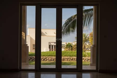 فلیٹ 2 غرفة نوم للايجار في مسقط هيلز، مسقط - شقة من غرفتي نوم في الطابق الأرضي في Golf-Side Azura Close، هضبة مسقط | 600 ريال عماني في الشهر