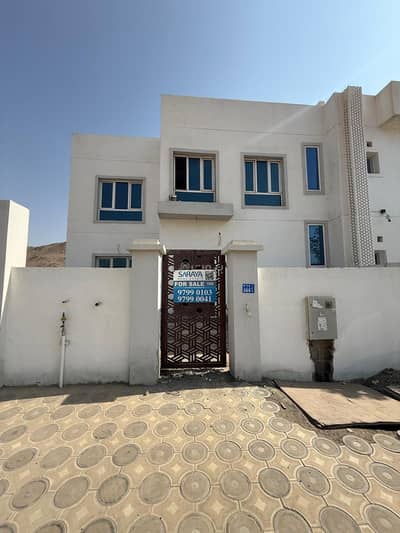 فیلا 5 غرف نوم للبيع في بوشر، مسقط - فيلا مكونة من 5 غرف نوم للبيع في بوشر، مسقط