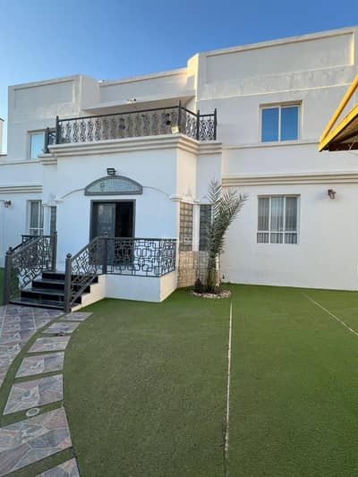 فیلا 6 غرف نوم للايجار في الموالح، مسقط - فيلا مكونة من 6 غرف نوم للإيجار في الموالح، مسقط