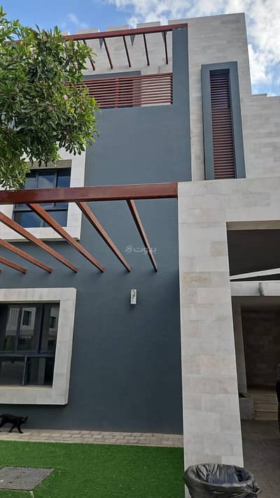 6 Bedroom Villa for Sale in Al Seeb, Muscat - 6 Bedrooms Villa For Sale in Al Seeb, Muscat