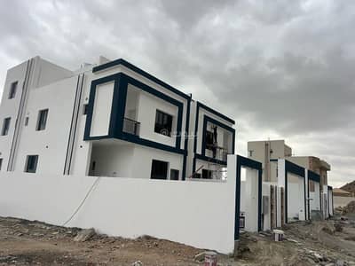 7 Bedroom Villa for Sale in Al Amarat, Muscat - 7 Bedrooms Villa For Sale in Al Amarat, Muscat