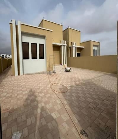 فیلا 4 غرف نوم للبيع في صلالة، ظفار - فيلا من 4 غرف نوم للبيع في صلالة، ظفار