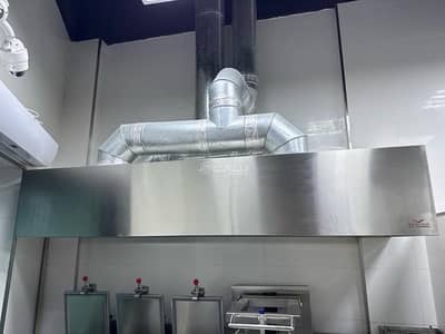 عقارات تجارية اخرى  للايجار في العذيبة، مسقط - عقار تجاري للإيجار في أزيبا، مسقط