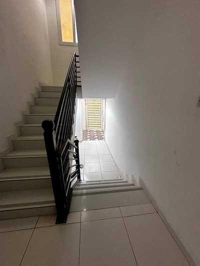 3 Bedroom Flat for Rent in Al Maabilah, Muscat - 3 Bedrooms Apartment For Rent Al Maabilah, Muscat