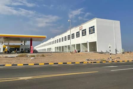 عقارات تجارية اخرى  للايجار في صور، الشرقية - مساحة تجارية 1000 متر مربع للإيجار في صور، الشرقية