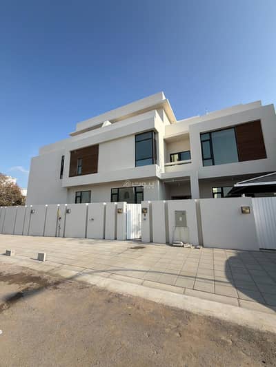 فیلا 7 غرف نوم للبيع في بوشر، مسقط - فيلا مكونة من 7 غرف نوم للبيع في بوشر، مسقط