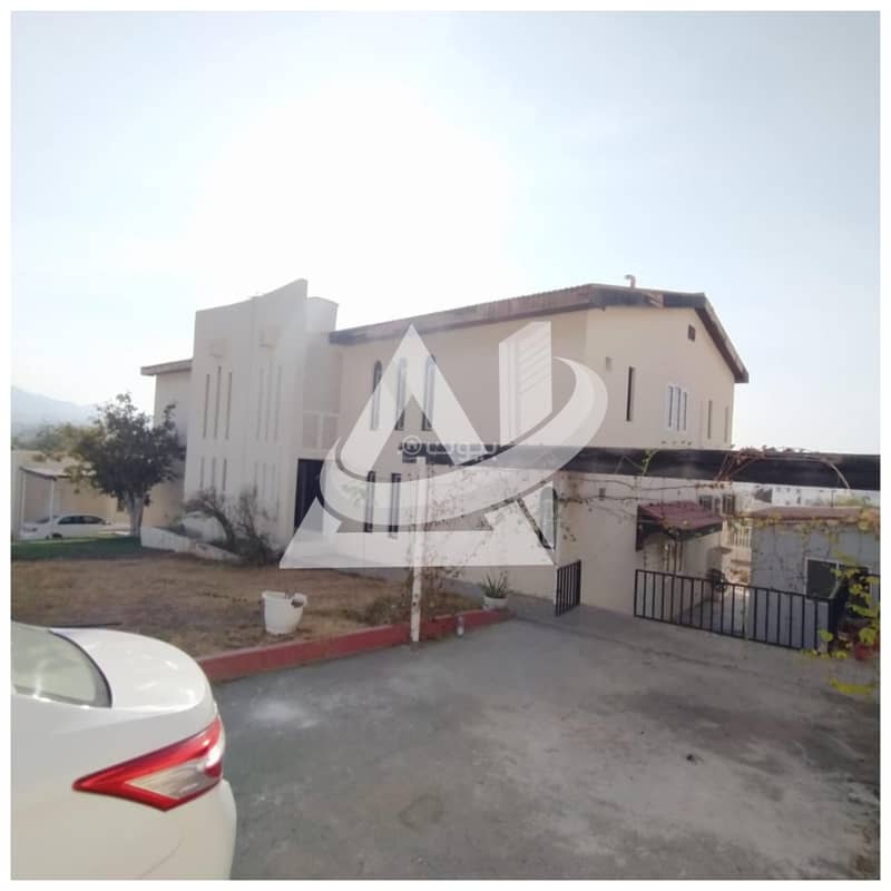3 Bedroom Villa For Rent in Qurum, Muscat 3 Bedroom Villa For Rent in Qurum, Muscat