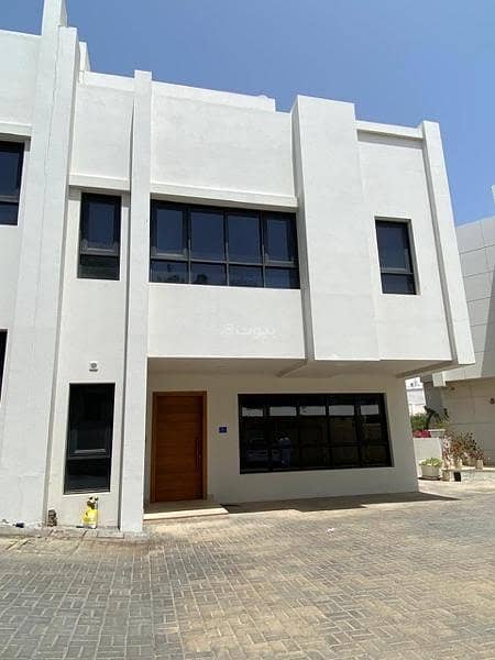 4 Bedroom Villa For Sale in Qurum, Muscat