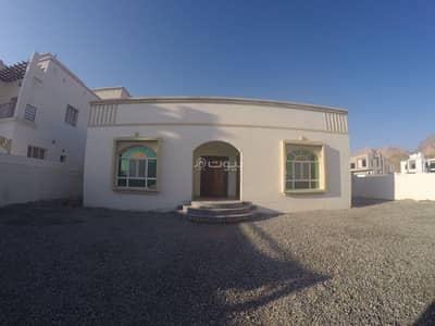مجمع تجاري  للبيع في العامرات، مسقط - مبنى تجاري للبيع في العمارات، مسقط